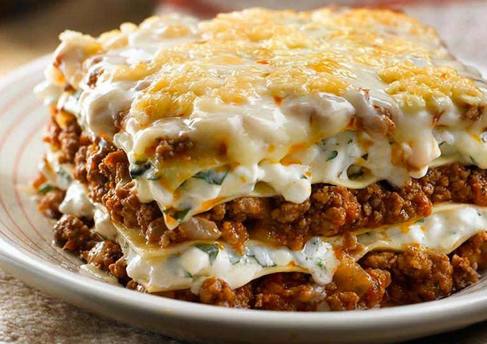 Lasanha de Carne Moída com Molho Branco