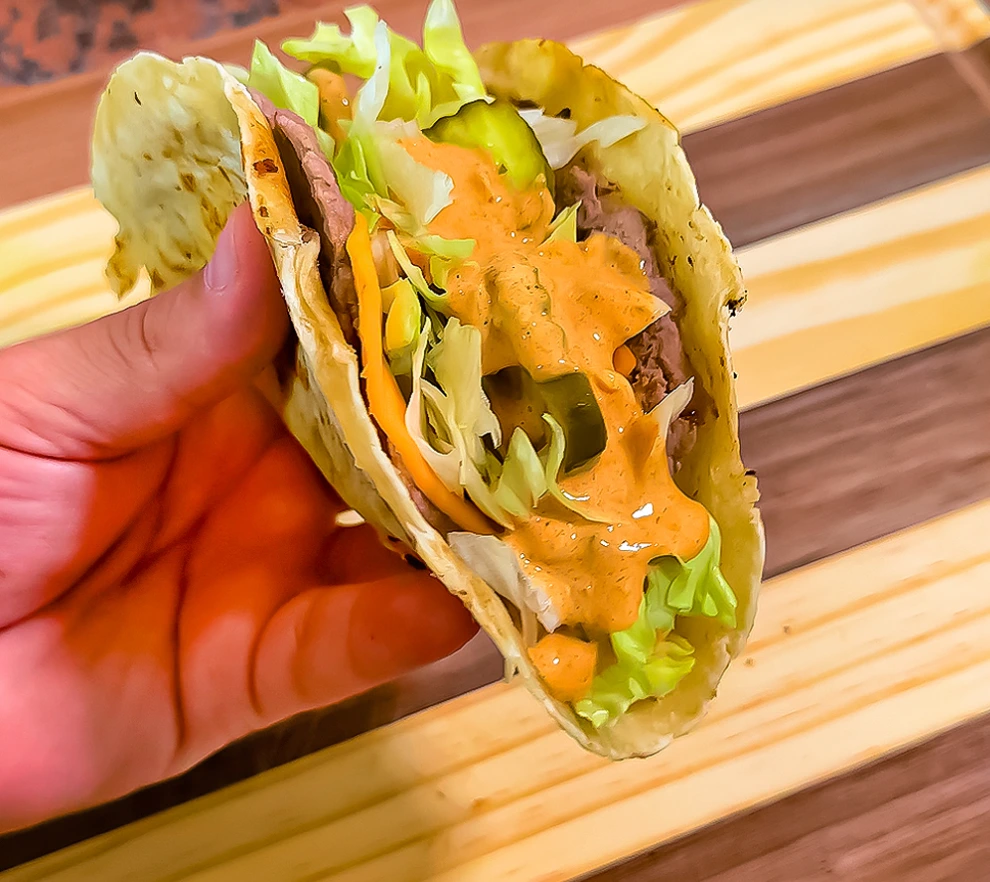 Wrap estilo Big Mac com Carne e Molho